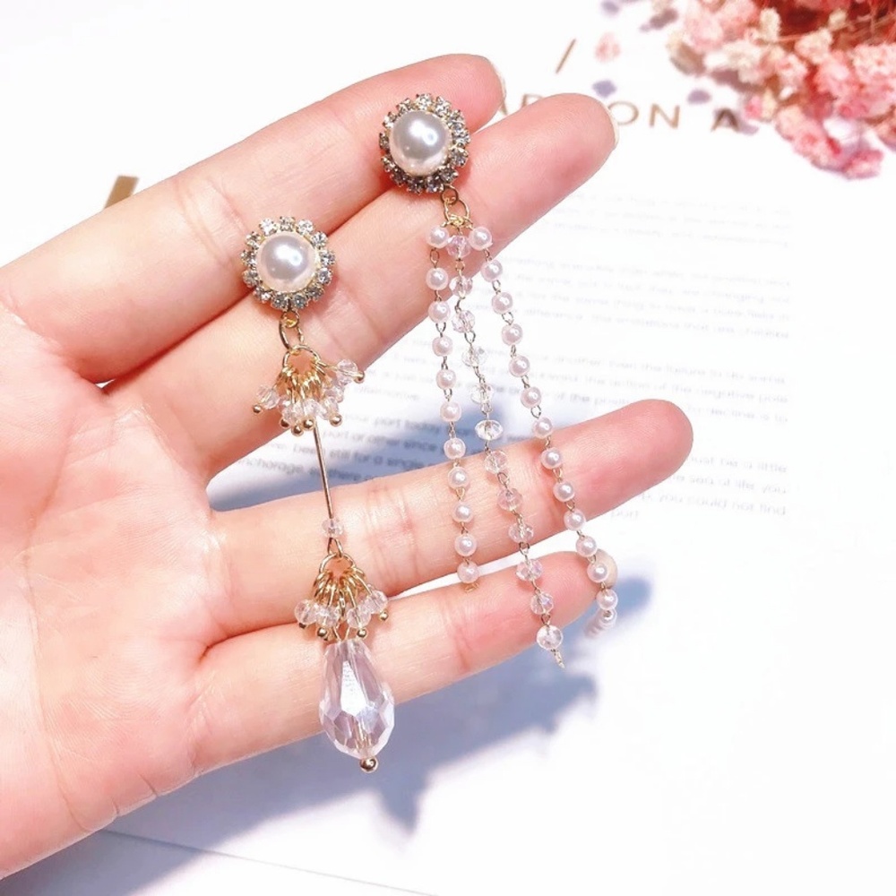 UnMatched Long Pearls Strings with Beads Earring - Picture 2 of 8